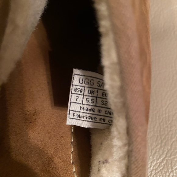 UGG slide on mules size 7, very comfortable shoes - Picture 2 of 7